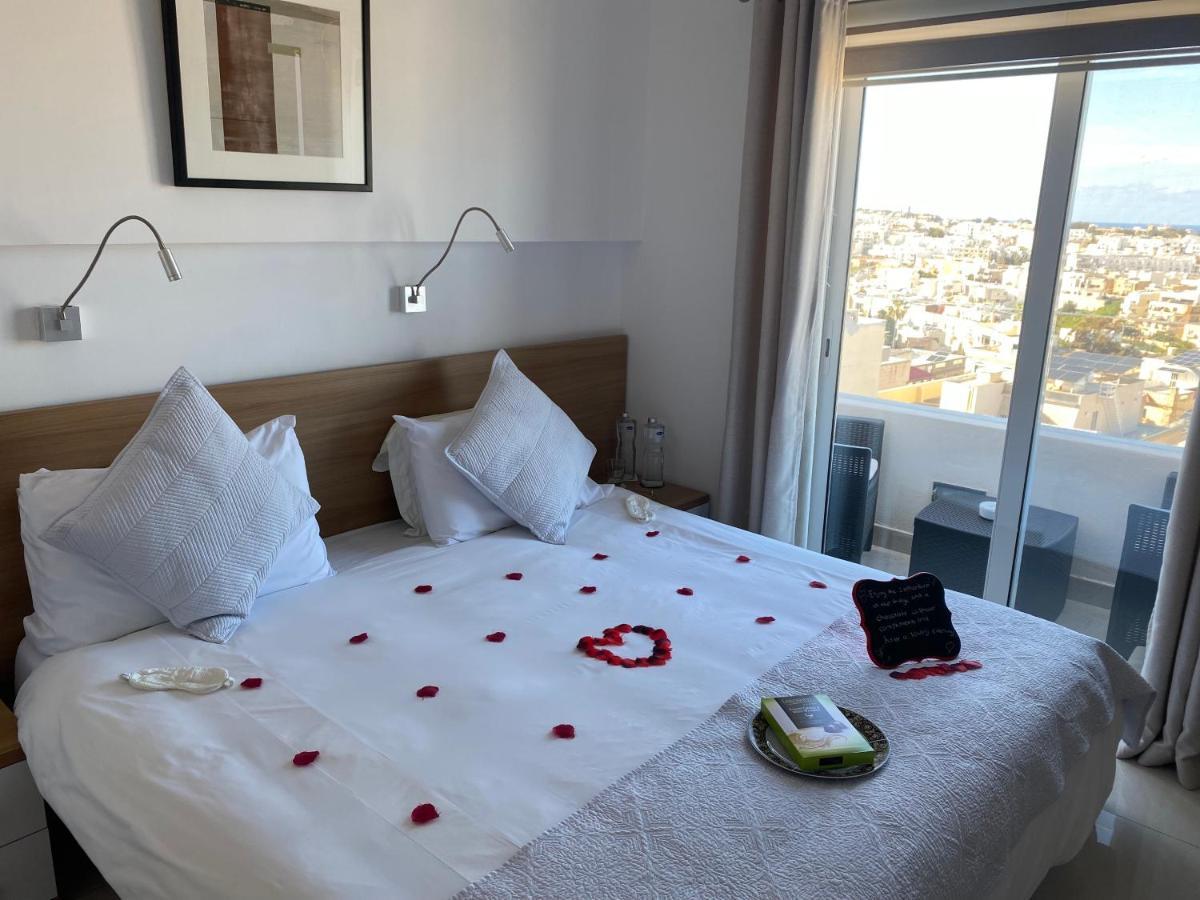 Bed and Breakfast Escape To St Julians San Ġiljan Exterior foto