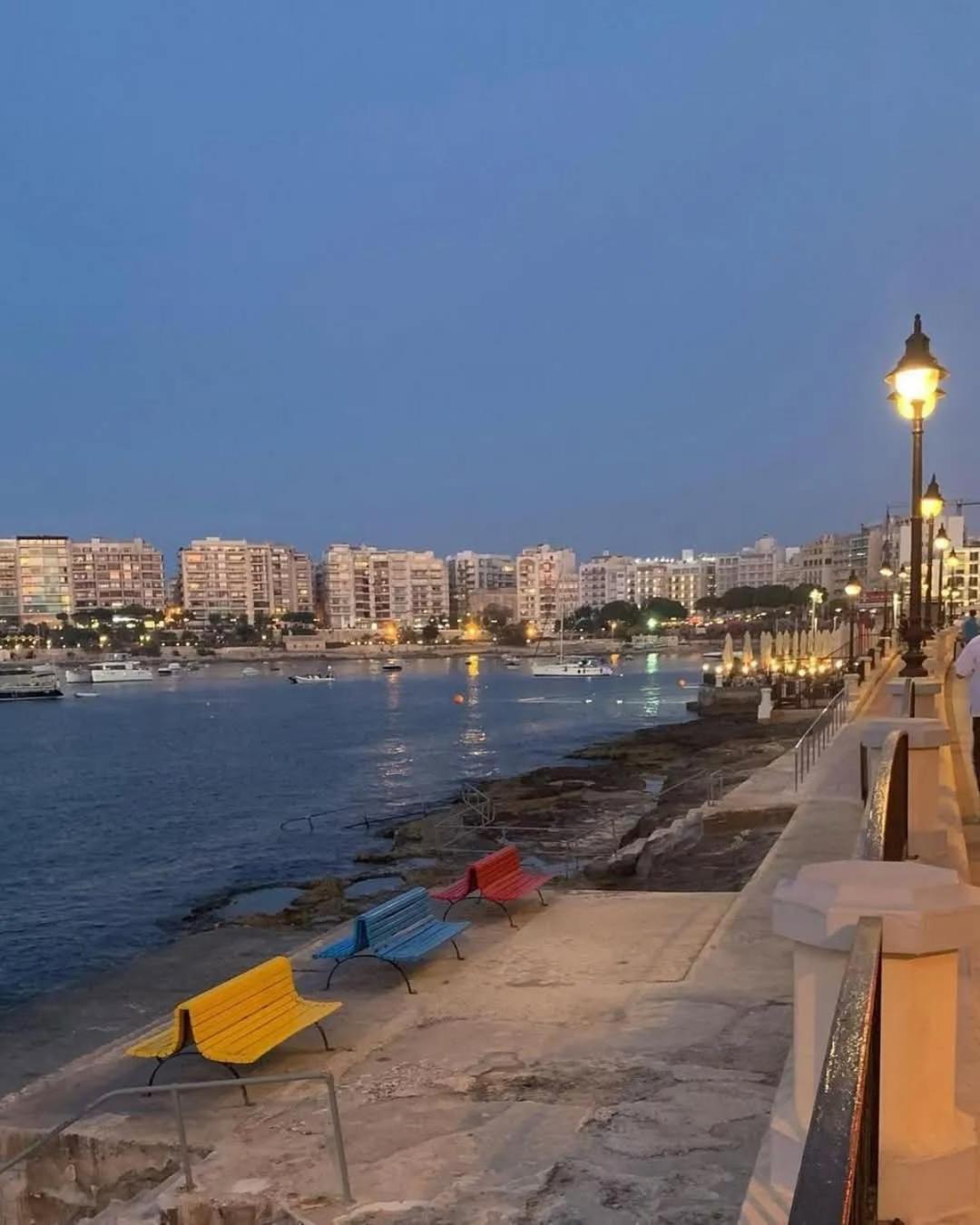 Bed and Breakfast Escape To St Julians San Ġiljan Exterior foto